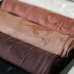 SANAA DESIGN „Dalija“ Premium Baumwoll-Jersey Hijab (mit Box) - Thumbnail Image 3